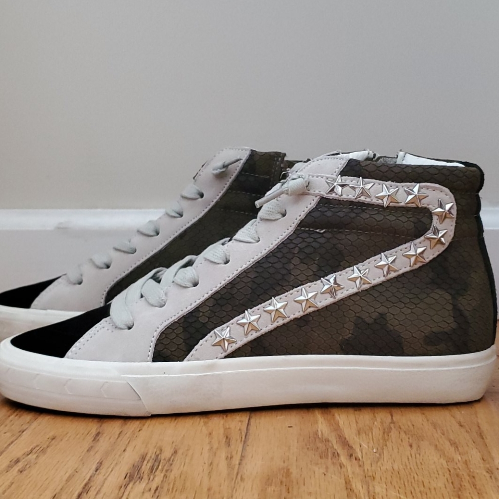 ONLY 1 LEFT!!!!! Kayla Camo  HI TOPS